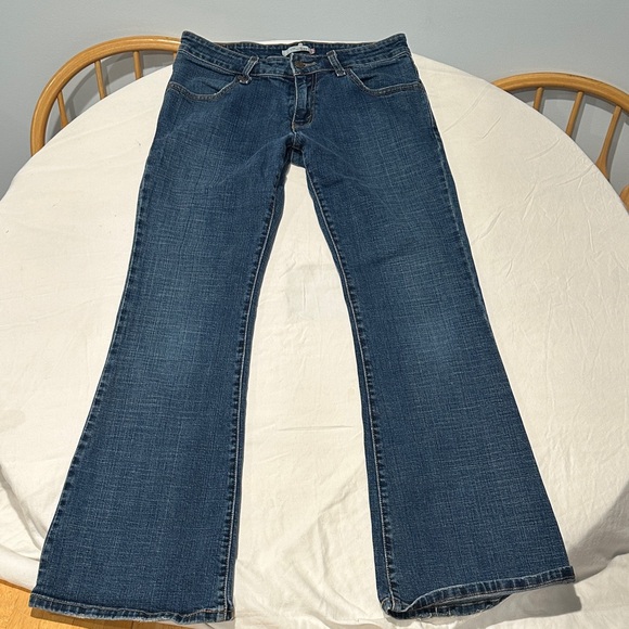 Levi’s 537 Low Flare Jeans Women’s Size 8 Medium Wash Bootcut - Picture 1 of 8